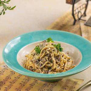 Truffle Spaghetti With Mushroom Ragout