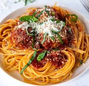 Meatballs With Spaghetti [Mincemeat Tomato Basil Sauce]