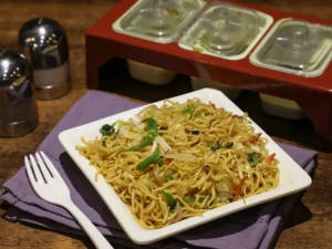 Veg hong kong noodles                                                                                                              