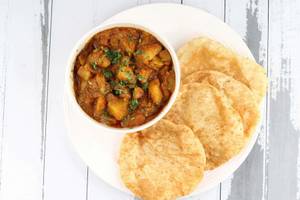 Poori Aloo [4 Pcs]