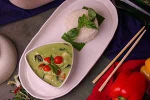 Chicken Green Thai Curry + Steam Rice