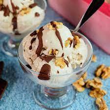 Vanilla ice cream with custard