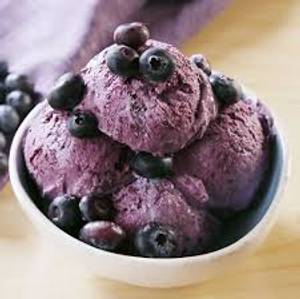 Black currant ice cream 