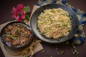Veg Triple Combo With Veg Manchurian And Schezwan Sauce