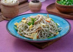 Egg Hakka Noodles