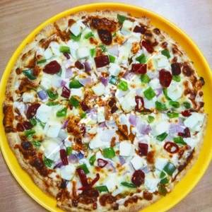 Medium Spicy Paneer Pizza