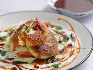 Dahi Crunchy Aloo Tikki