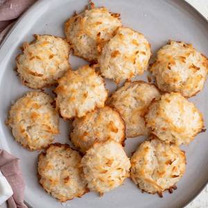 Coconut Macron (100 Gms)