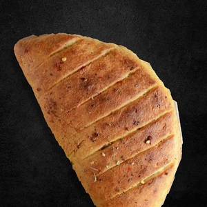 Paneer Tikka Stuffed Garlic Bread