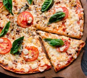 Margherita pizza with loaded tomato[7 inch]