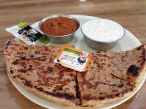 Aloo Onion Garlic Parotha