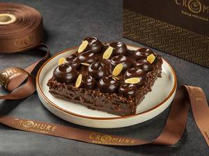 Swiss Crunchy Chocolate Cake