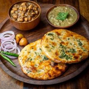 Chole Kulche (in Amul Butter)