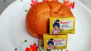 Bun Makkhan Double Tikki