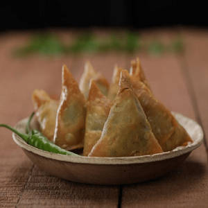 Cocktail Samosa (Cheese and spinach) 250g