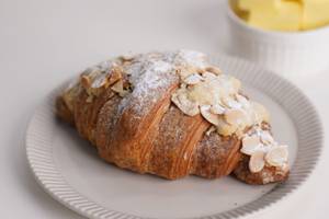 Almond Croissant - Serves 1