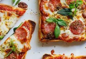 Cheese Tomato Capsicum Toast