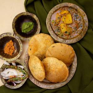 Dal Kachori (2 Pcs) With Aloo Sabji