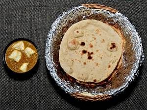 1/2 Kadhai Paneer  + 4 Tandoori Roti