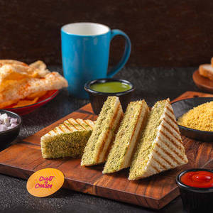 Chatpata Aloo Sev Sandwich