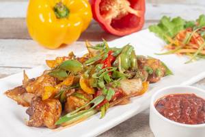 Spicy Stir Fried Chicken & Cashew Nuts