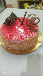 Strawberry Chocolate Cake 333 Gms