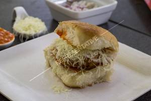 Jain Cheese Vada Pav