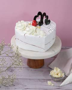 Heart Shape Vanilla Cake