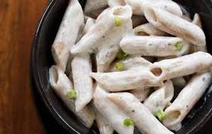 Cheesy Penne Pasta (White Sauce)