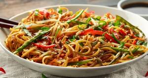 Veg Chowmin  [1 Plate ] 