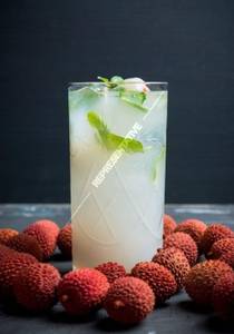 Litchi mojito