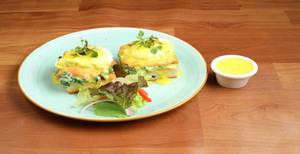 Smoked Salmon Eggs Benedict