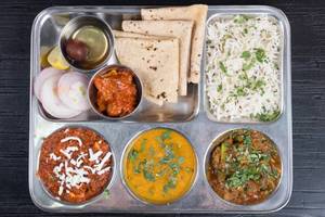 Veg Deluxe Thali