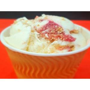 Strawberry Cheese Cake Ice Cream  Cup