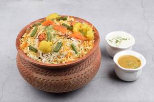 Family Pack Veg Hyderabadi Dum Biryani (serves 3 4)