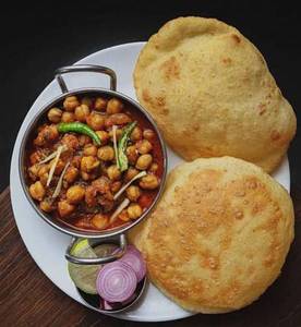 Plain Chole Bhature