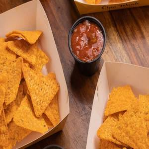 Cheese Nachos & Salsa Dip
