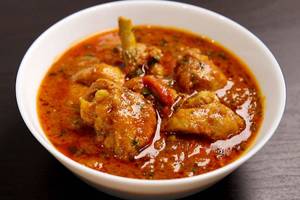 Nadan Chicken Curry (4pcs)