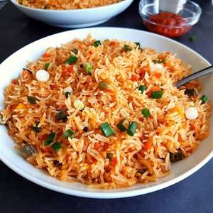 Veg Schezwan Fried Rice (750ml)