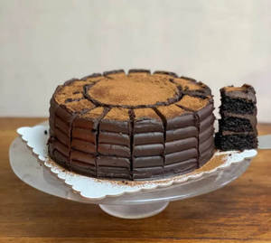 Choco Vanilla Eggless Cake (500 gms)