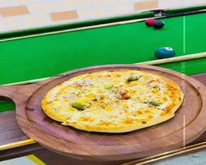 Onion sweetcorn pizza