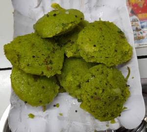 Palak Idli (250 Gms)