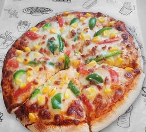 10" Tomato Corn And Capsicum Cheese Pizza