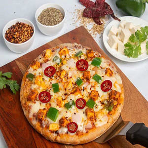 Indian Tanduri Paneer Pizza