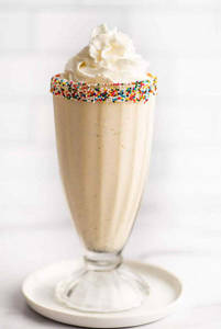 Vanilla Milkshake With Ice Cream