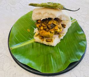 Mushroom Vada Pav