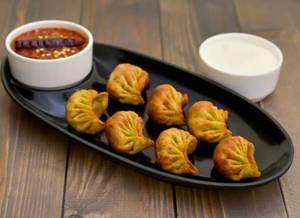 Veg Fried Momos (8 Pcs)