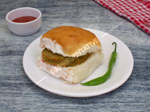 Makka Palak (Corn) Vada Pav