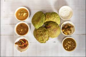 Green Kachori (4 Pcs)