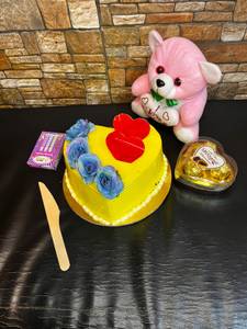 Heart Shape Pineapple Cake Combo